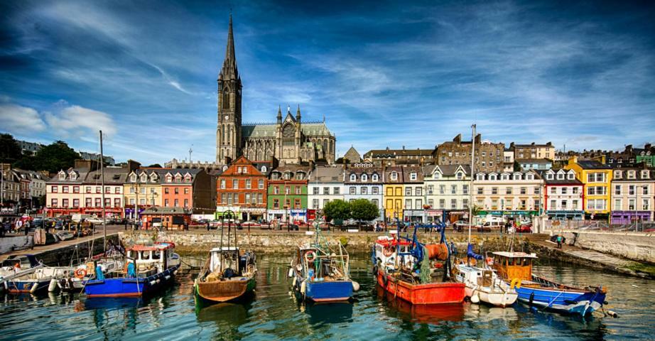 Townhouse In Centre Of Cobh Apartamento Exterior foto