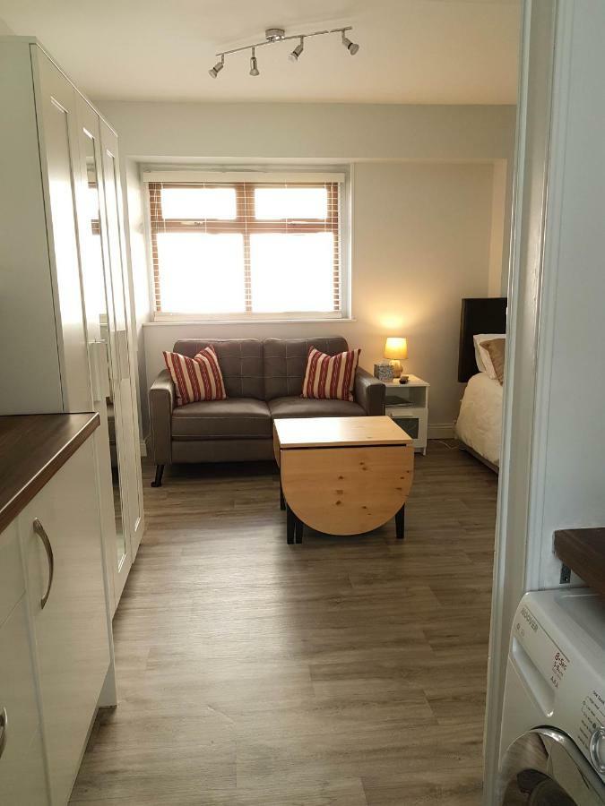 Townhouse In Centre Of Cobh Apartamento Exterior foto