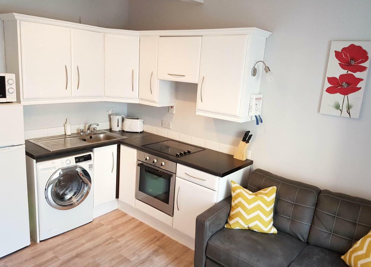 Townhouse In Centre Of Cobh Apartamento Exterior foto